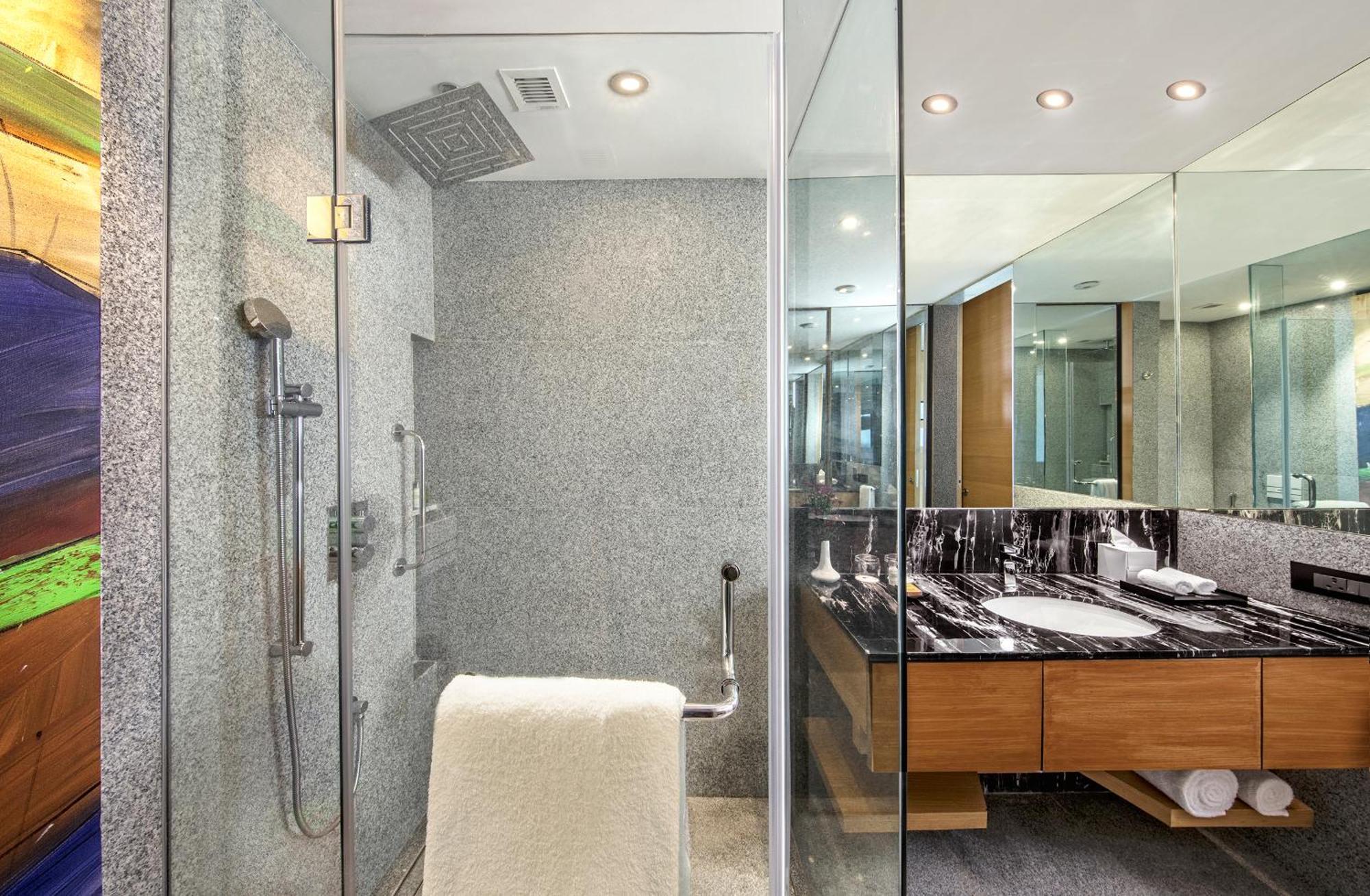 Doubletree By Hilton Ahmedabad Hotell Eksteriør bilde