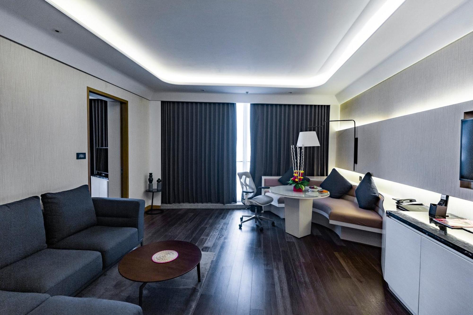 Doubletree By Hilton Ahmedabad Hotell Eksteriør bilde