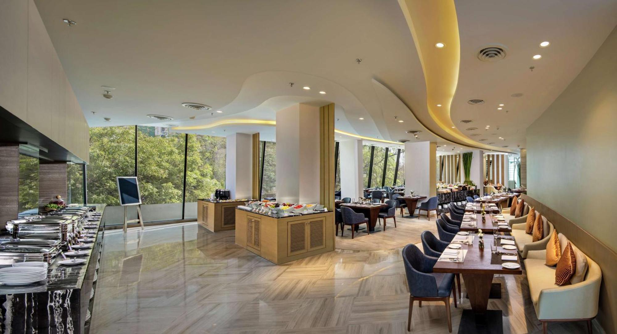 Doubletree By Hilton Ahmedabad Hotell Eksteriør bilde