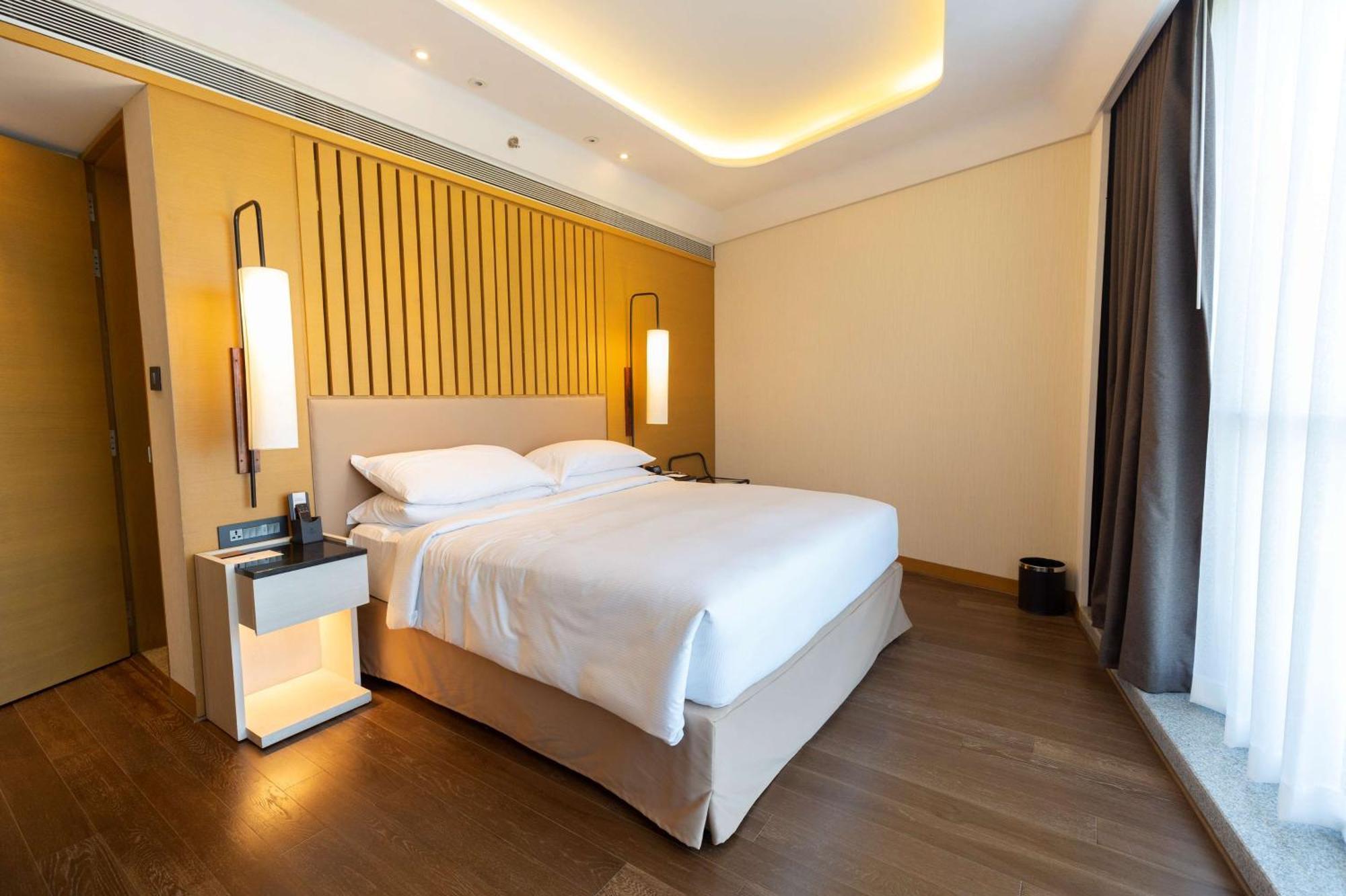 Doubletree By Hilton Ahmedabad Hotell Eksteriør bilde
