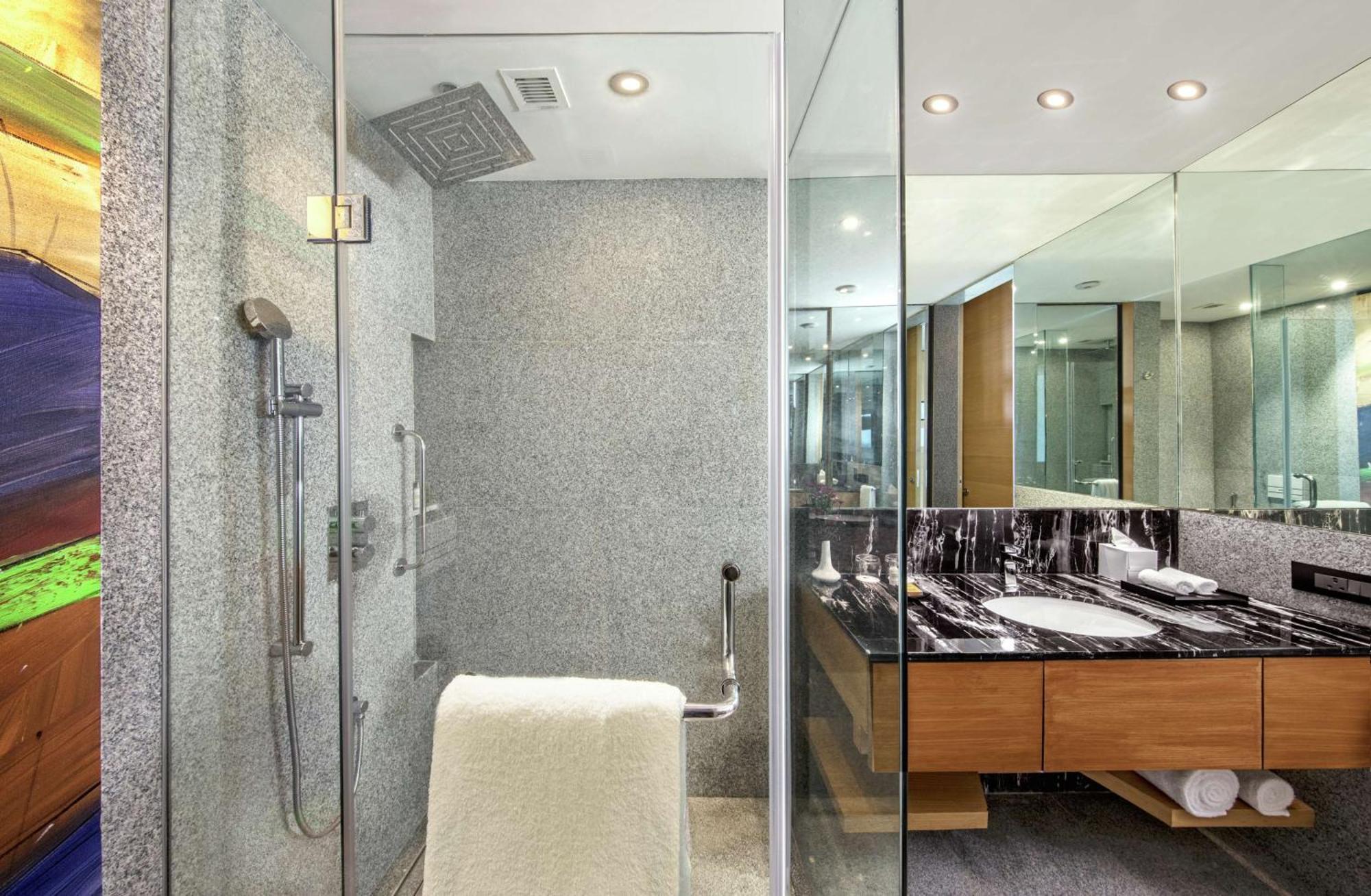Doubletree By Hilton Ahmedabad Hotell Eksteriør bilde