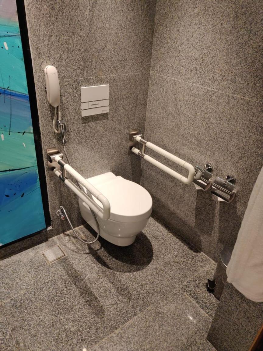 Doubletree By Hilton Ahmedabad Hotell Eksteriør bilde